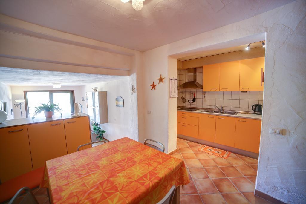 Delia Apartments San Teodoro  Ngoại thất bức ảnh